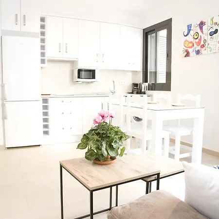 Apartment Calle Postigo De Zarate (Adults Only) דירה *