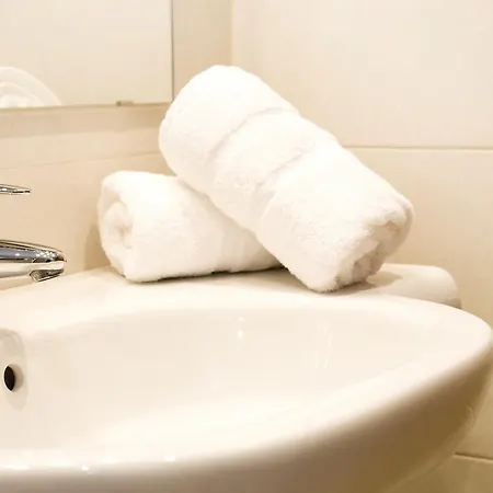 Apartment Calle Postigo De Zarate (Adults Only) דירה
