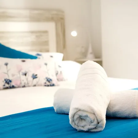 Apartment Calle Postigo De Zarate (Adults Only) דירה